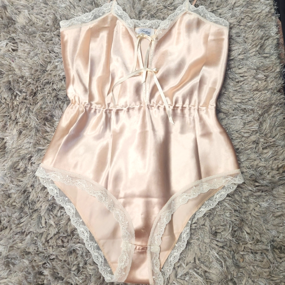 Vintage 80s Sartori Toronto Luxurious Liquid Satin Lace Teddy Coquette Romper